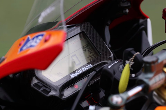 Honda CBR1000RR Repsol do an tuong voi dan chan vo doi - 8