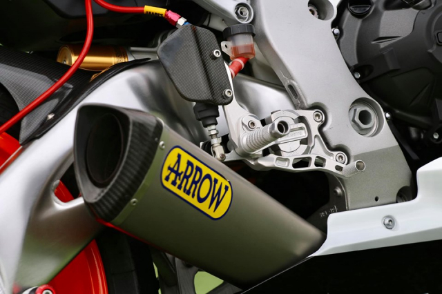 Honda CBR1000RR Repsol do an tuong voi dan chan vo doi - 14