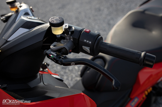 BMW C650 do an tuong voi phong cach Sporty tuoi tan - 9