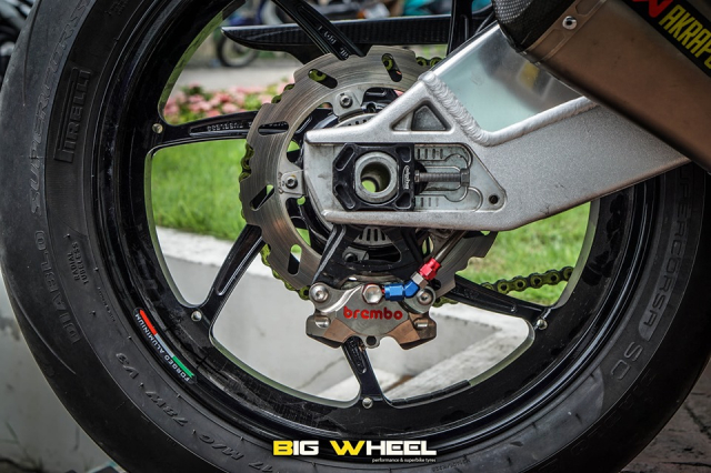 BMW S1000RR do sieu an tuong voi phong cach HP4 - 5