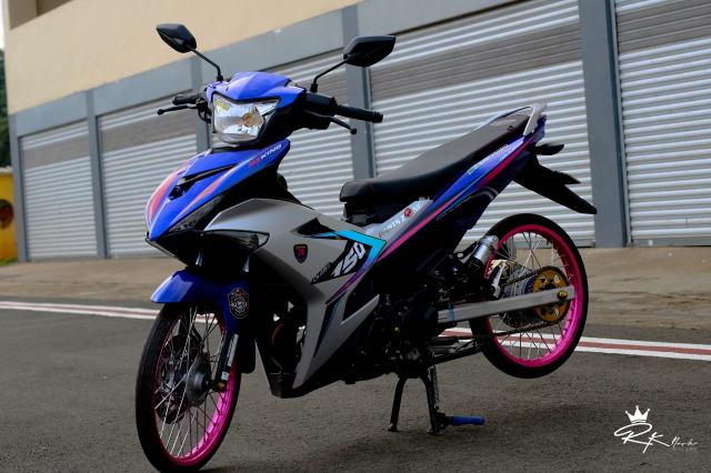 Exciter 150 do bien the voi dan chan sieu mong gay kich thich nguoi xem - 7