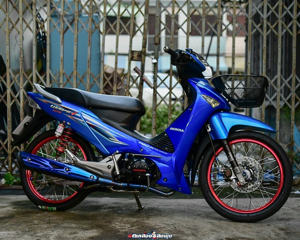 Wave 125 don toi ben cua dan choi xe nuoc lang gieng