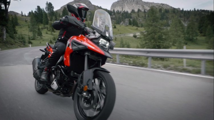 Suzuki VStrom 1100 2020 duoc tiet lo Teaser truoc khi ra mat vao thang 11