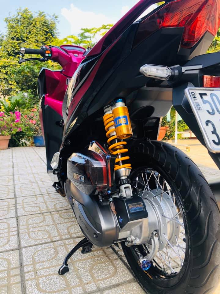 Vario 150 don kieng dep tung troi voi gam mau hong den hiem gap - 6