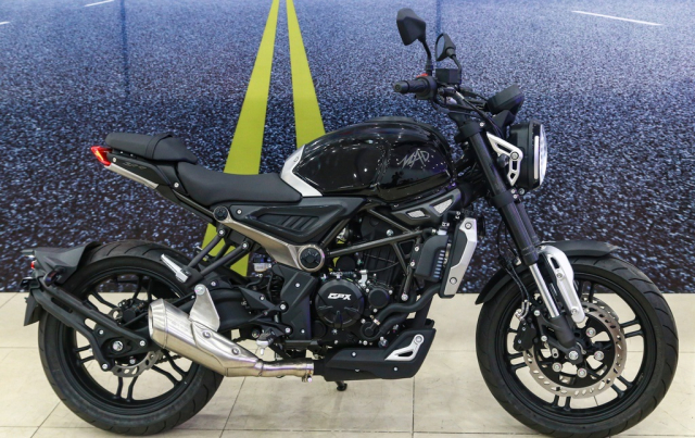 GPX MAD 300 ra mat tai Viet Nam voi gia cao hon R15 V3 chi 5 trieu - 3