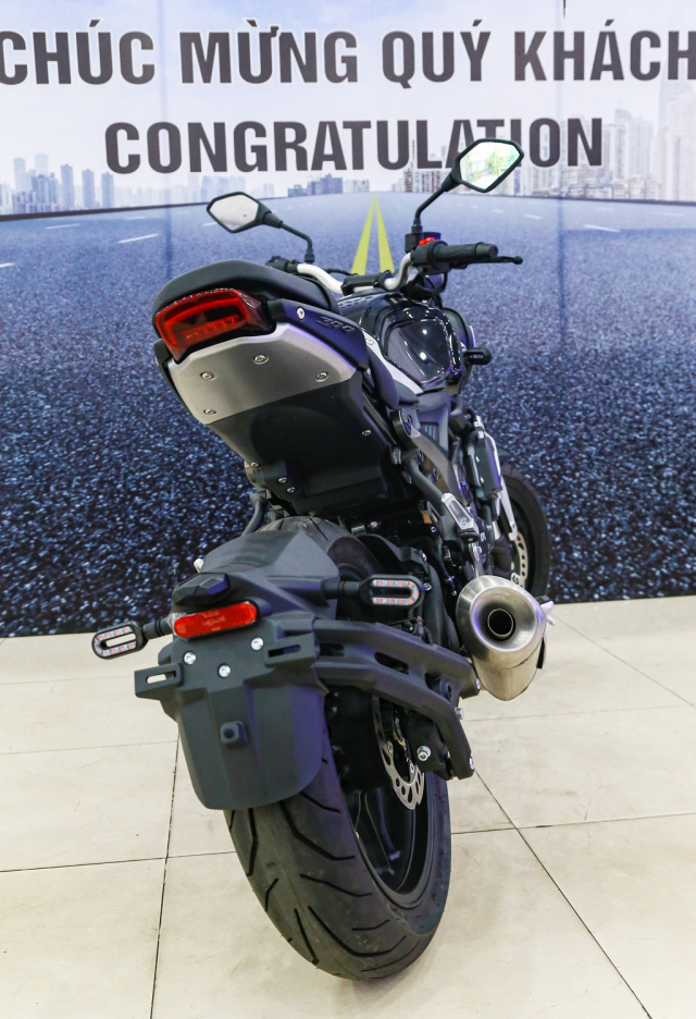 GPX MAD 300 ra mat tai Viet Nam voi gia cao hon R15 V3 chi 5 trieu - 7