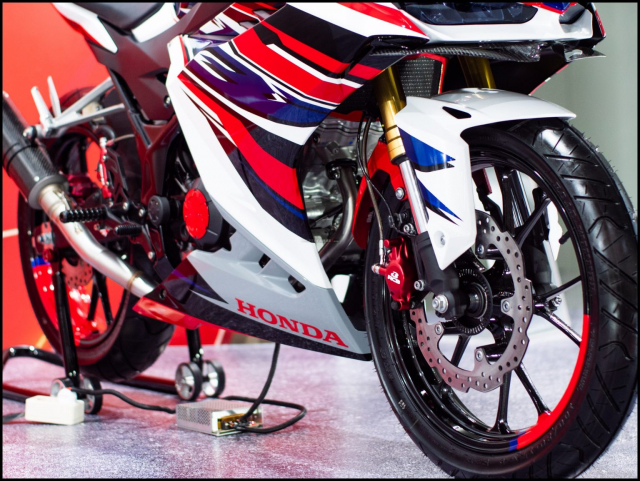 Can canh hai chiec CBR150R 2021 do chinh hang tu Honda - 11