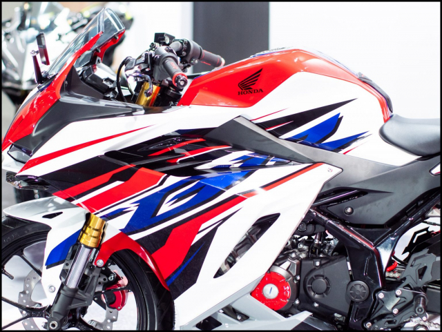 Can canh hai chiec CBR150R 2021 do chinh hang tu Honda - 14