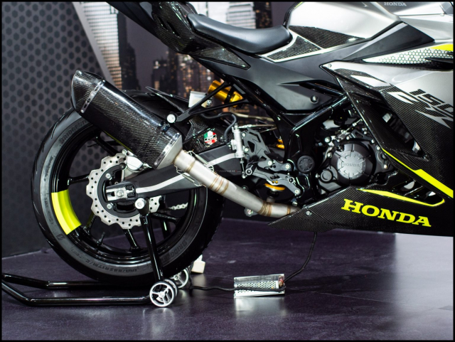 Can canh hai chiec CBR150R 2021 do chinh hang tu Honda - 29