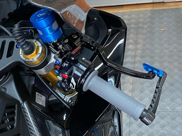 Yamaha R1M do dep rang ngoi ma khong choi loa - 3