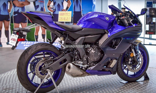 Bi an ve lo thong gio phia truoc cua Yamaha R7 da duoc he lo - 18