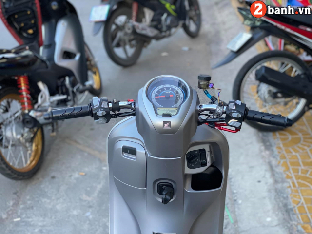 Scoopy 2021 do het bai voi dien mao cuc gat - 3