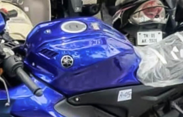 Yamaha R15 V4 R15M bat ngo xuat hien tai Dai Ly - 6