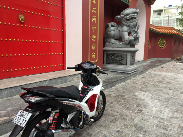 Danh gia phuoc RCB EB2 gia re lai co them binh dau - 6