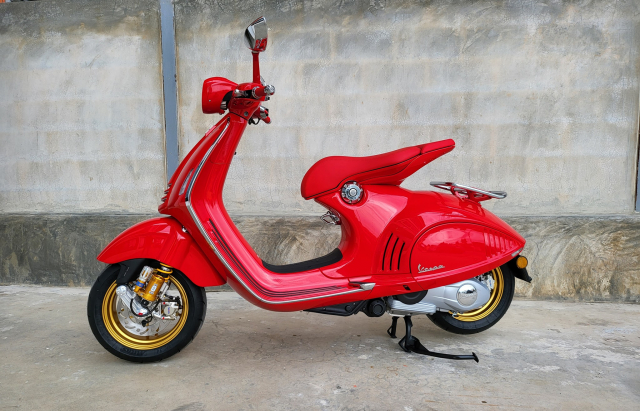 Sieu pham Vespa 946 hoan thien hon voi dan chan Racing - 4