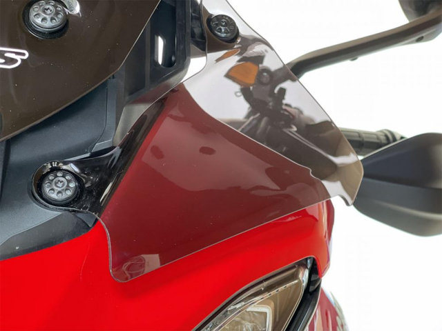 Ra mat bo ba kinh chan gio WRS giup chinh huong cho Ducati Multistrada V4 - 10
