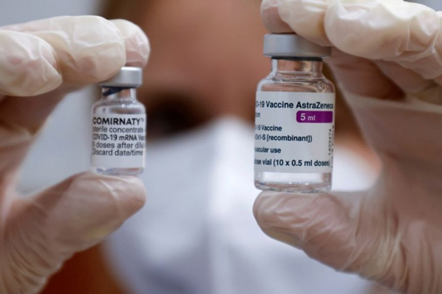 Cap nhat them du lieu ve hieu qua cua vaccine Pfizer va AstraZeneca