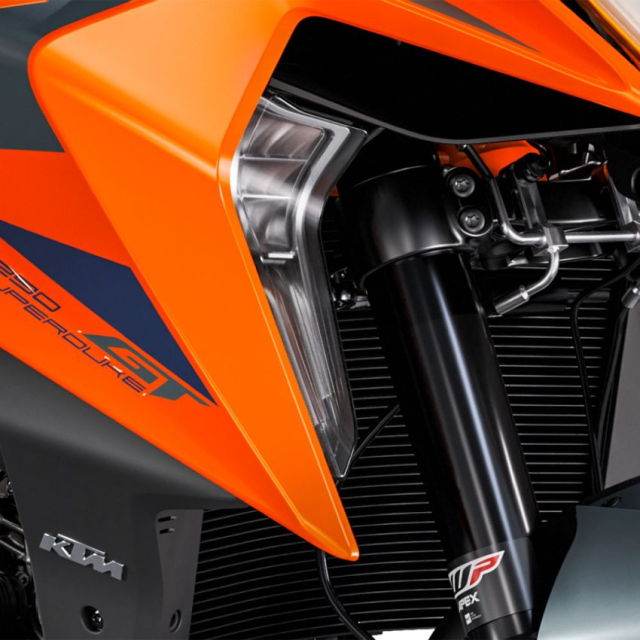 KTM 1290 Super Duke GT 2022 trinh lang noi bat voi nhieu cai tien dang gia - 8