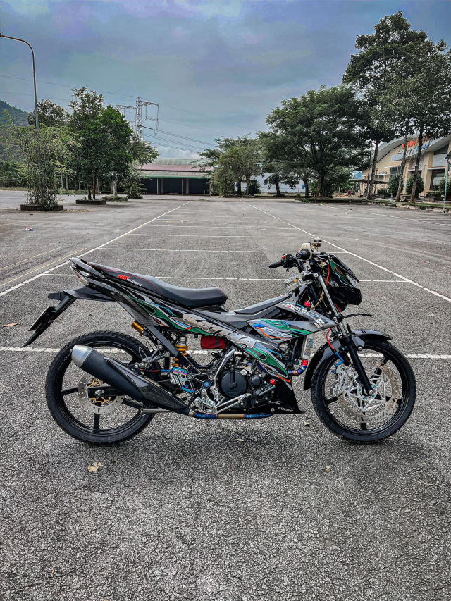 Satria 150 tu tin khoe ca tinh trong phong cach bong bay va hao nhoang - 12