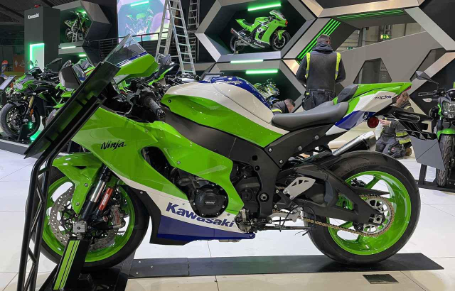 Kawasaki Ninja ZX10RR phien ban mau dac biet sap duoc thuong mai hoa - 6