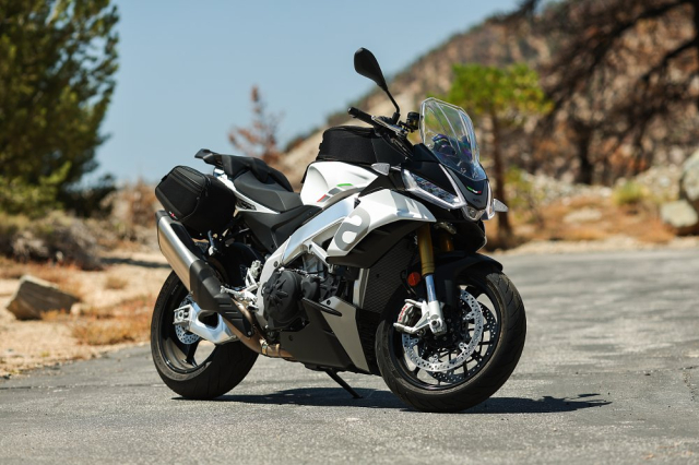 Nhung cai tien tren Aprilia Tuono V4 Factory 2022 - 12