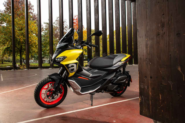 Aprilia SR GT 200 vua trinh lang tai thi truong Chau A - 14