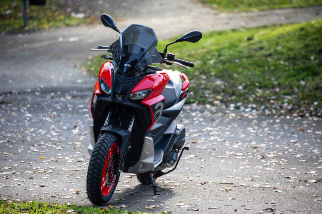 Aprilia SR GT 200 vua trinh lang tai thi truong Chau A - 16