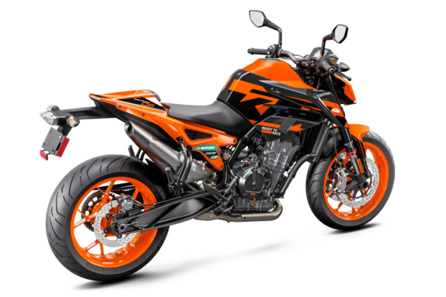 KTM 890 Duke GP trinh lang voi ve ngoai loi cuon - 6