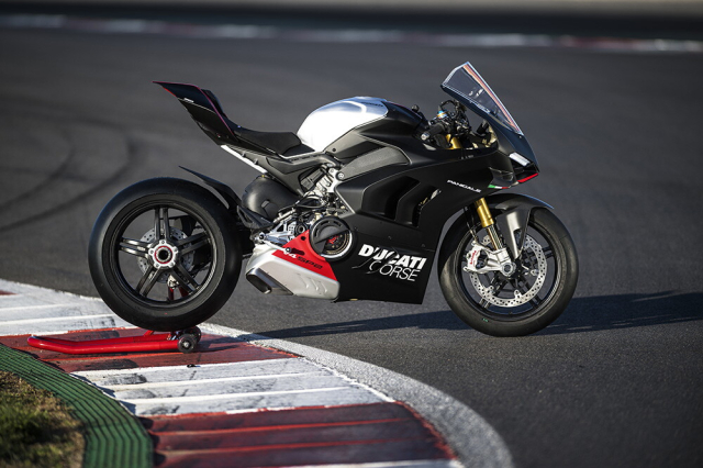 Ducati Panigale V4 SP2 lan dau tien lo dien - 4