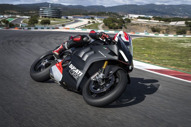 Ducati Panigale V4 SP2 lan dau tien lo dien - 8