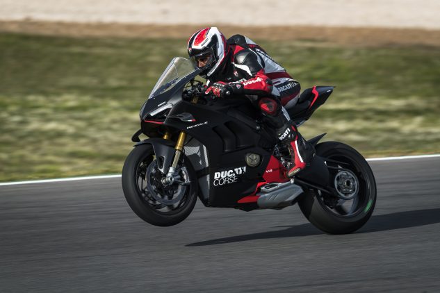 Ducati Panigale V4 SP2 lan dau tien lo dien - 10