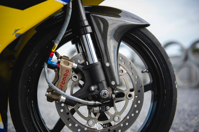 Honda NSR150 lot xac hoan toan sau cu chuyen minh ngoan muc