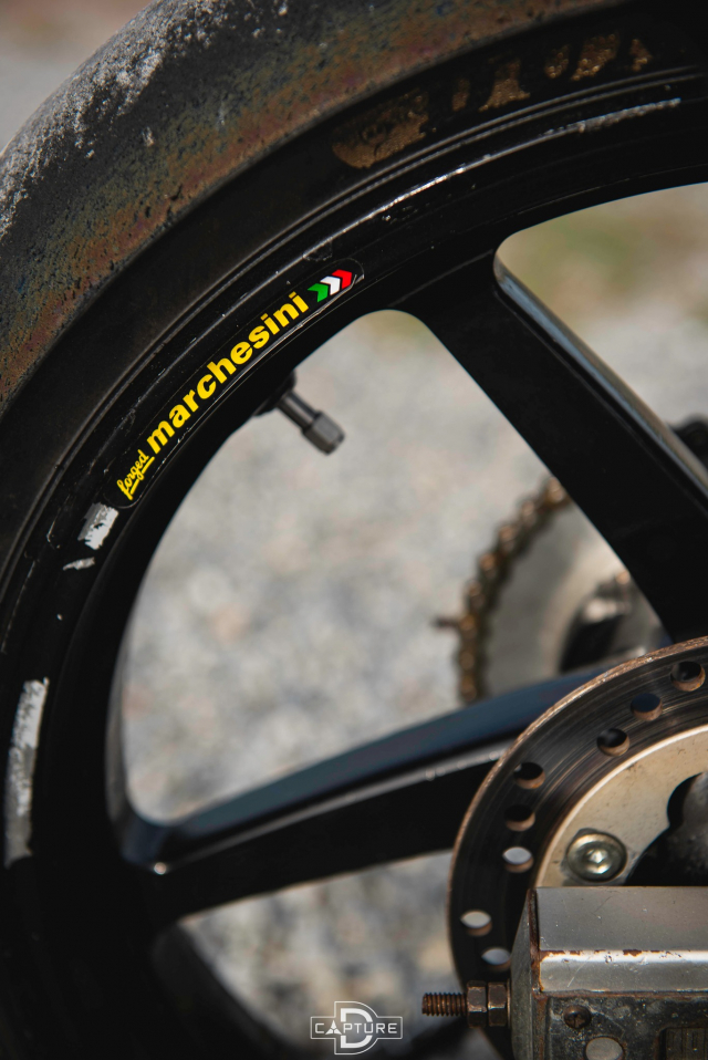 Honda NSR150 lot xac hoan toan sau cu chuyen minh ngoan muc - 18