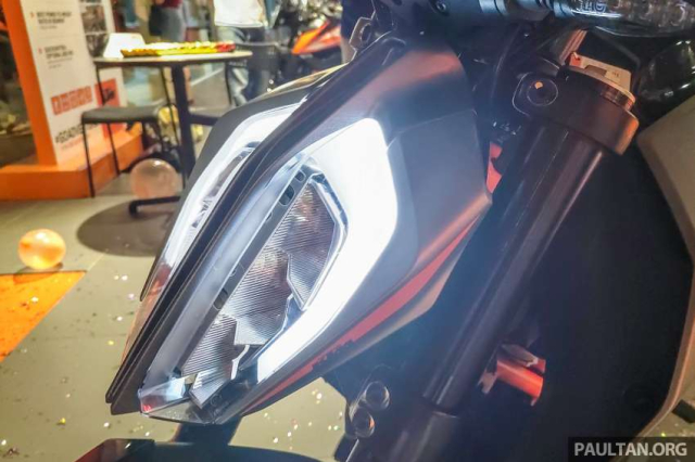 Chi tiet KTM Duke 250 2022 mau moi co gia tu 116 trieu dong - 4