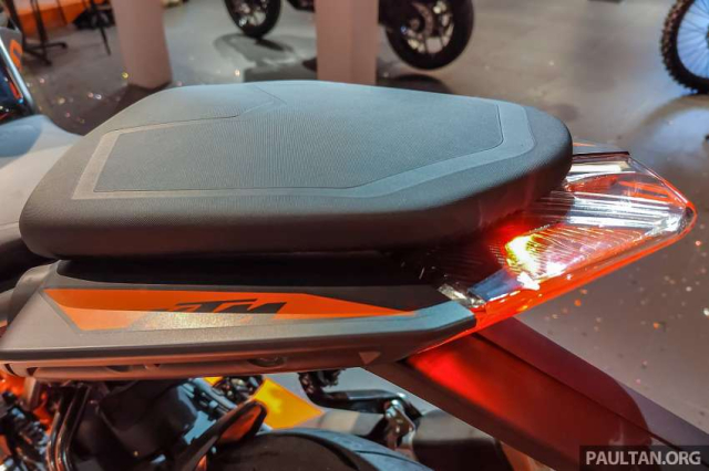 Chi tiet KTM Duke 250 2022 mau moi co gia tu 116 trieu dong - 10