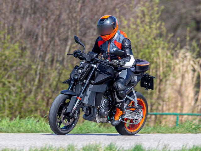 KTM 990 Duke 2023 tiep tuc lo dien khi dang thu nghiem - 4