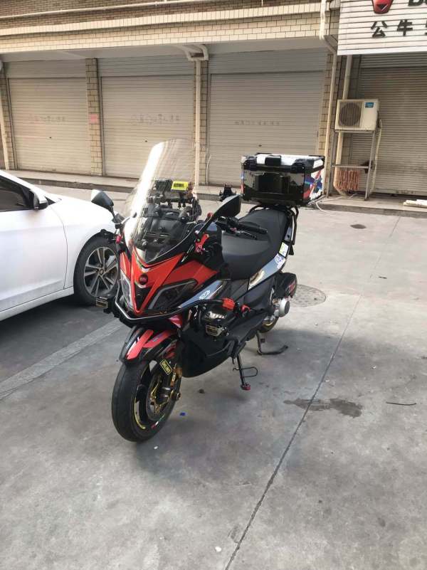 Aprilia ra mat xe tay ga SR Max250 moi tai Chau A - 6