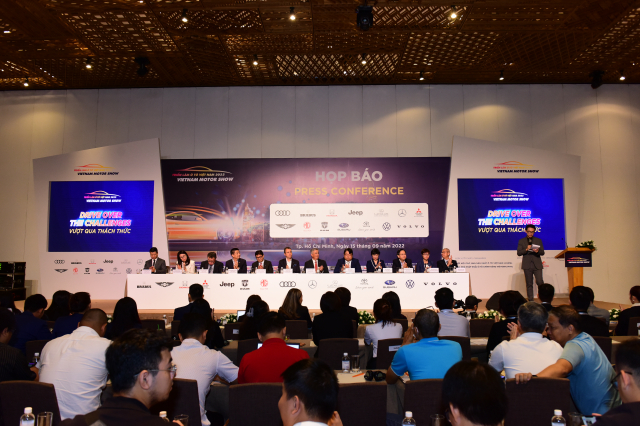 Vietnam Motor Show 2022 noi trinh lang nhieu mau xe hoan toan moi