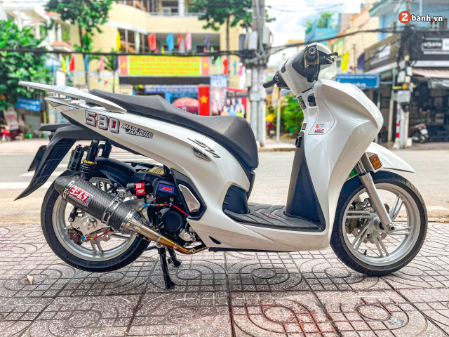 SH350i toat ra ve dep tao bao khi so huu mau po Nhat Ban it nguoi choi - 12