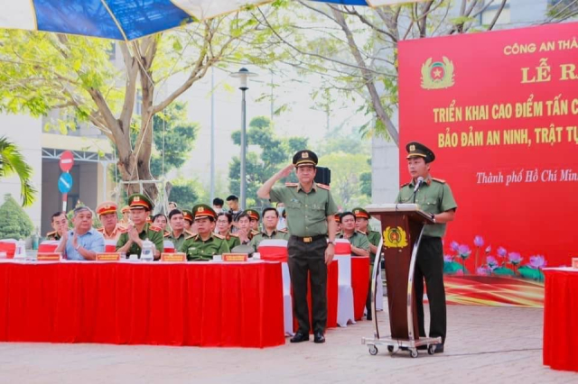 Cong an Thanh pho Ho Chi Minh ra quan tran ap toi pham dip Tet Quy Mao 2023 - 4