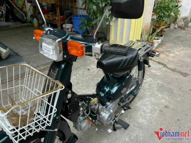 Honda Cub 82 doi 2001 con zin gia 250 trieu