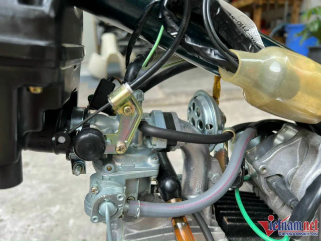 Honda Cub 82 doi 2001 con zin gia 250 trieu - 4