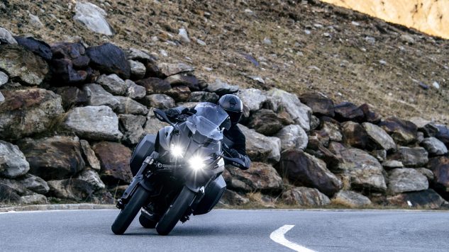 Yamaha Niken GT 2023 mot trong nhung chiec Sport Tourers tinh vi nhat cua Yamaha trinh lang