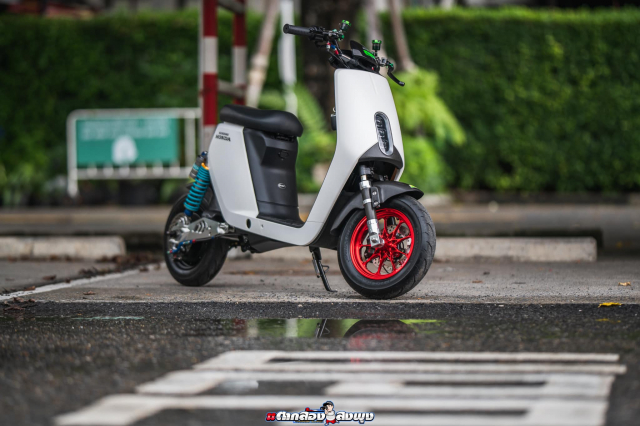 Honda Sundiro Ev mau xe dien do co gia tri ngang ngua mot chiec xe mo to PKL - 20