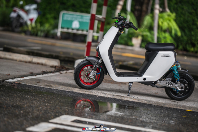 Honda Sundiro Ev mau xe dien do co gia tri ngang ngua mot chiec xe mo to PKL - 21