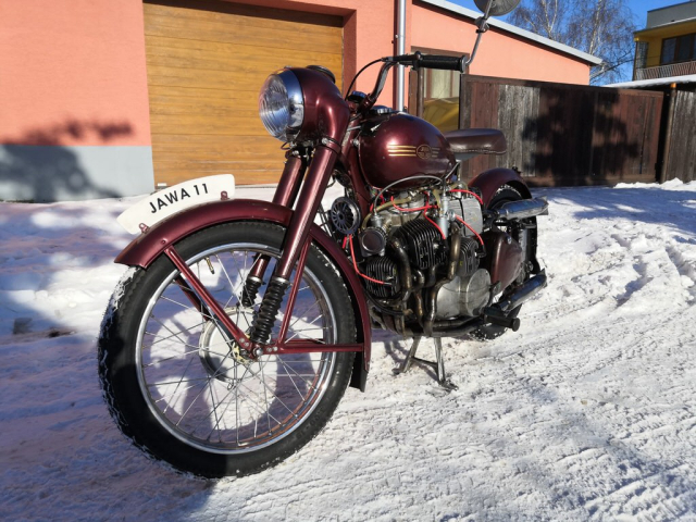 Jawa Bistella 500 mau mo to trang bi dong co 10 xilanh 2 thi voi bo tang ap - 9