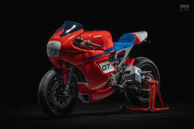 Hai chiec Ducati Monster do tu dong DB25 cua Debolex trinh lang - 10