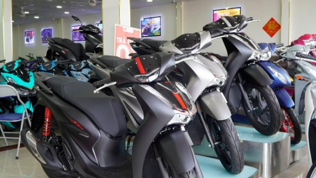 Honda SH SH Mode dong loat tang gia dai ly an chenh chem khach mua Tet