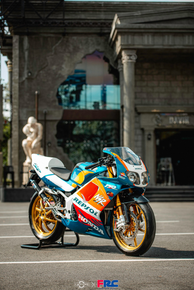 NSR150R SP hoa thanh ban do sieu kinh dien khi roi vao tay tin do cuong Ohlins - 12