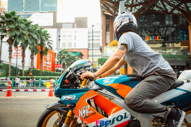 NSR150R SP hoa thanh ban do sieu kinh dien khi roi vao tay tin do cuong Ohlins - 21